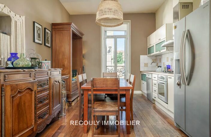 APPARTEMENT DE CHARME avec grand balcon T5 CINQ AVENUES / CHARTR — photo 5