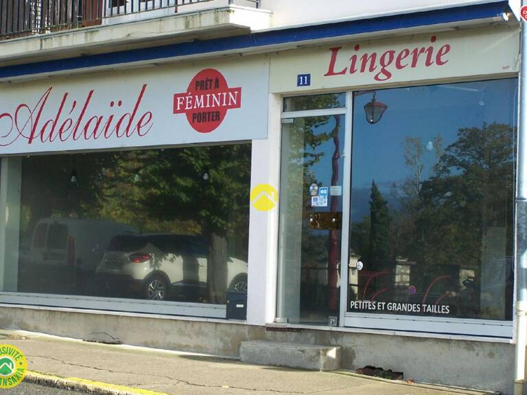 EMPLACEMENT DE 1ER CHOIX — photo 1