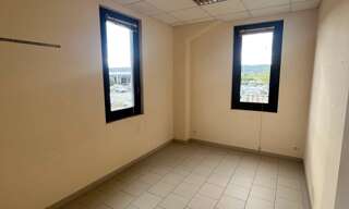 Commerce 5 Pièces 90 m² à louer à Peyrolles-en-Provence (13860)