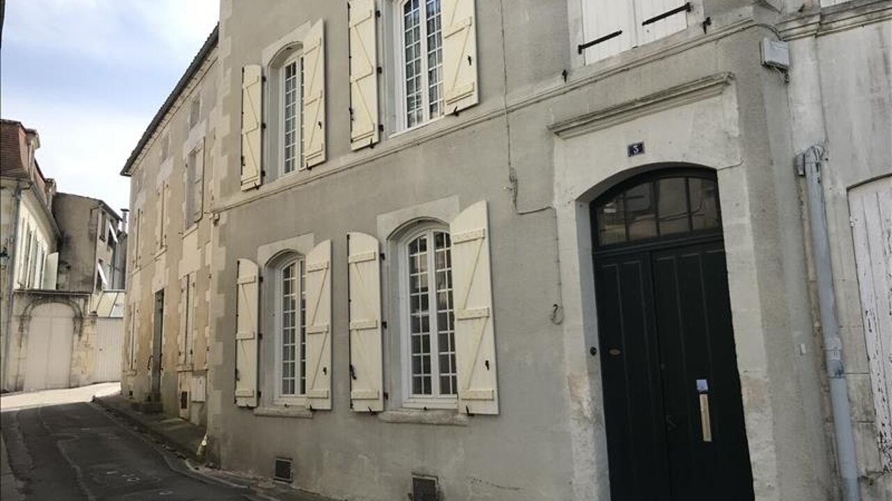 maison 12 pièces 230 m2 à vendre à Barbezieux-Saint-Hilaire (16300)