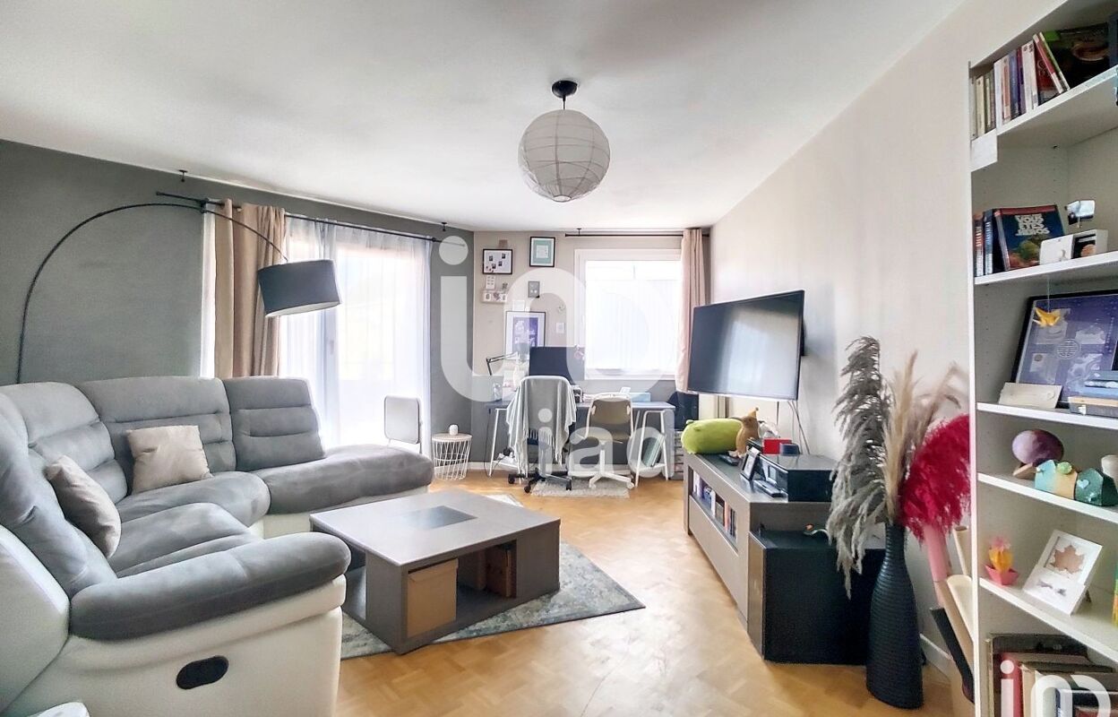 appartement 2 pièces 51 m2 à vendre à Saint-Pierre-du-Perray (91280)