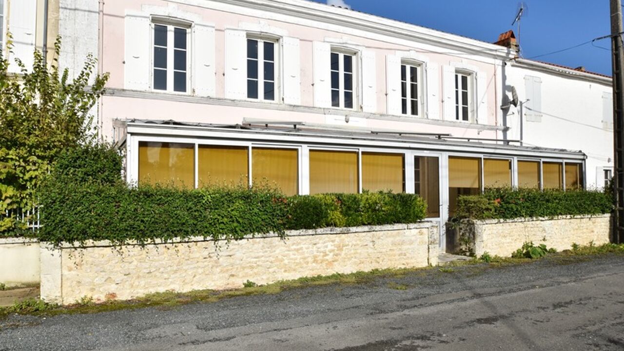 maison 6 pièces 211 m2 à vendre à Aigrefeuille-d'Aunis (17290)