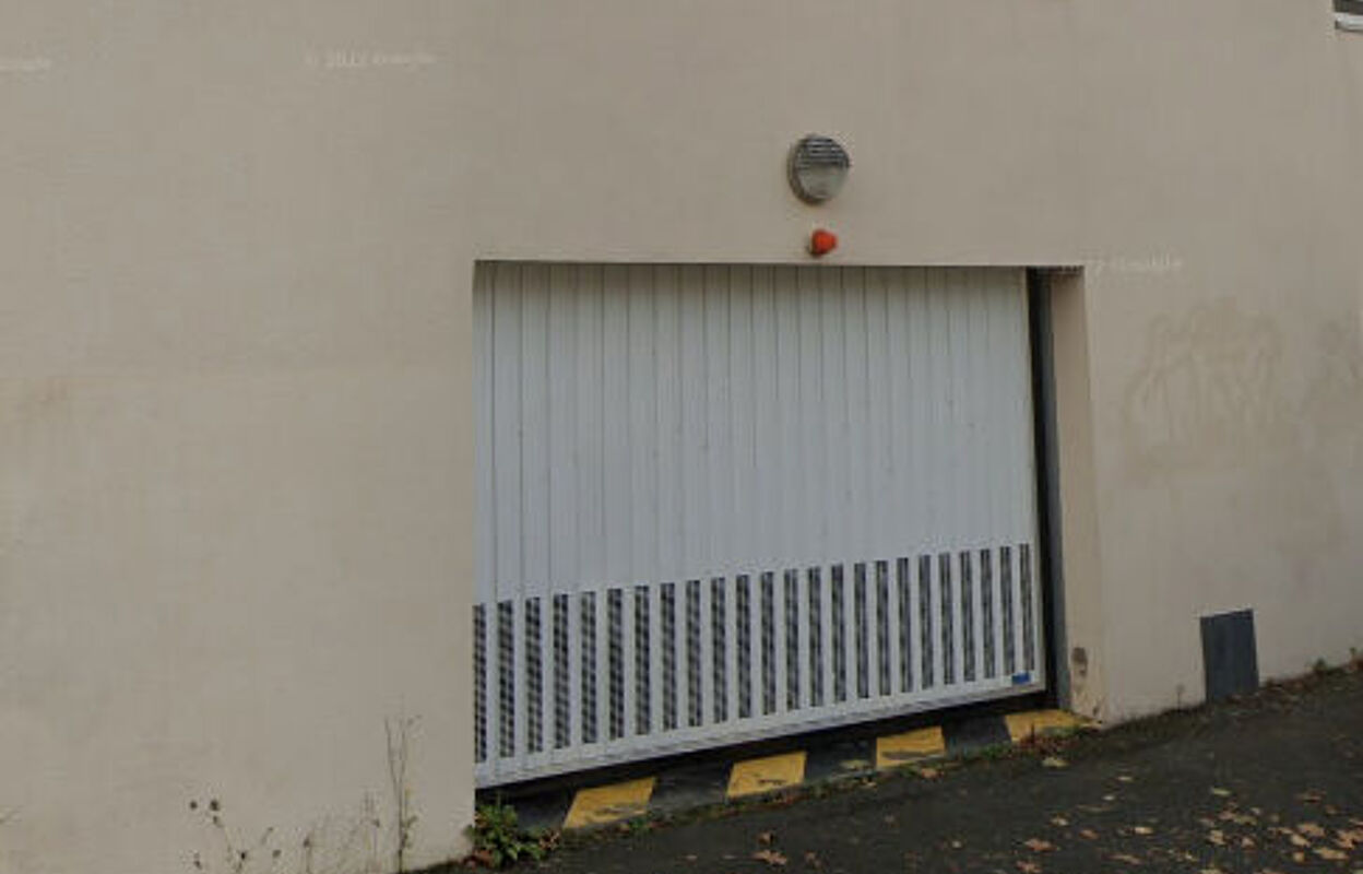 garage  pièces 12 m2 à louer à Nantes (44300)
