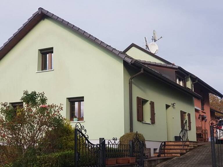 11031 *** Sect. Durmenach / Werentzhouse: Maison de village, annexe, gges, jardin — photo 1