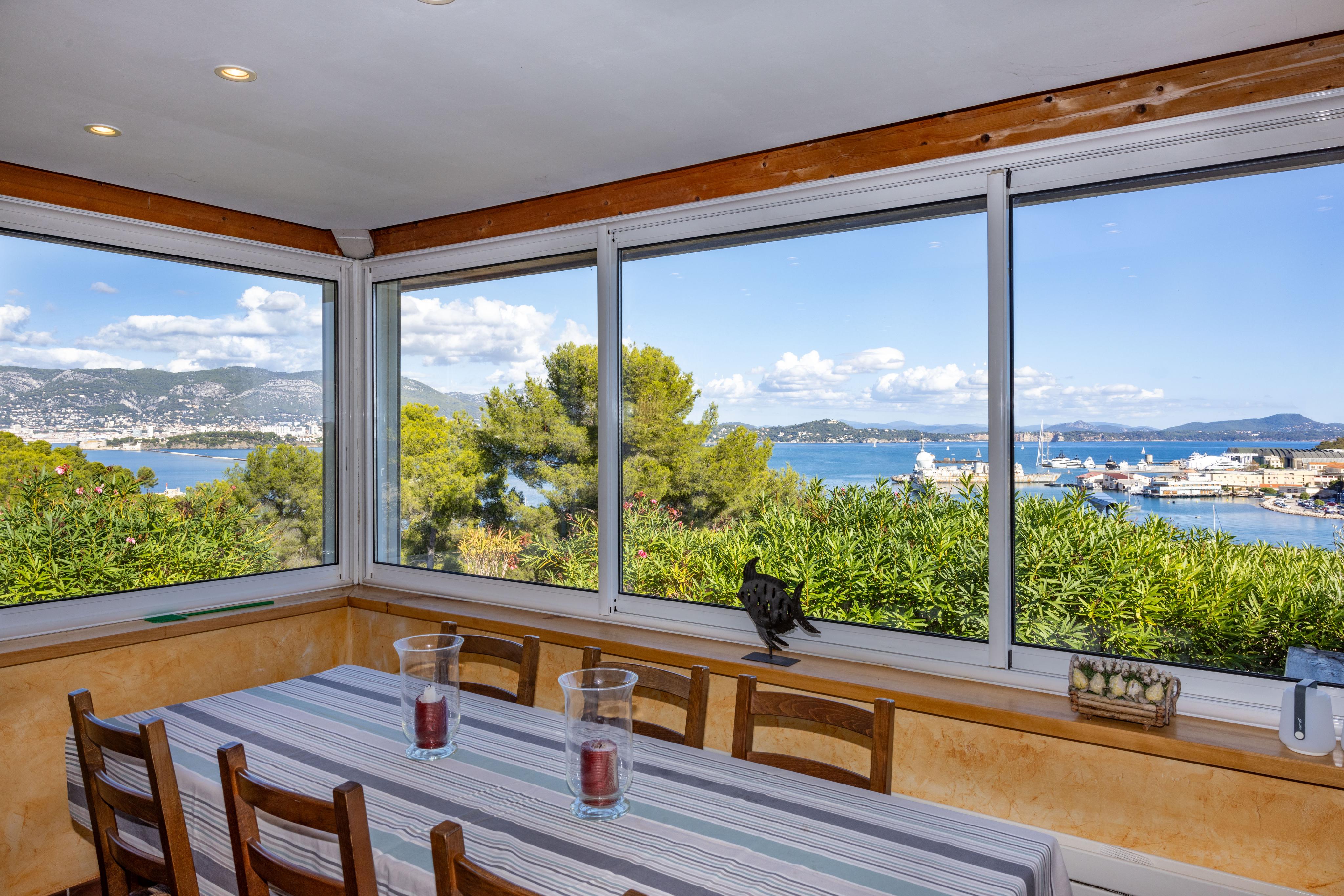 Villa / Maison  T5 à louer Saint-Mandrier-sur-Mer 83430