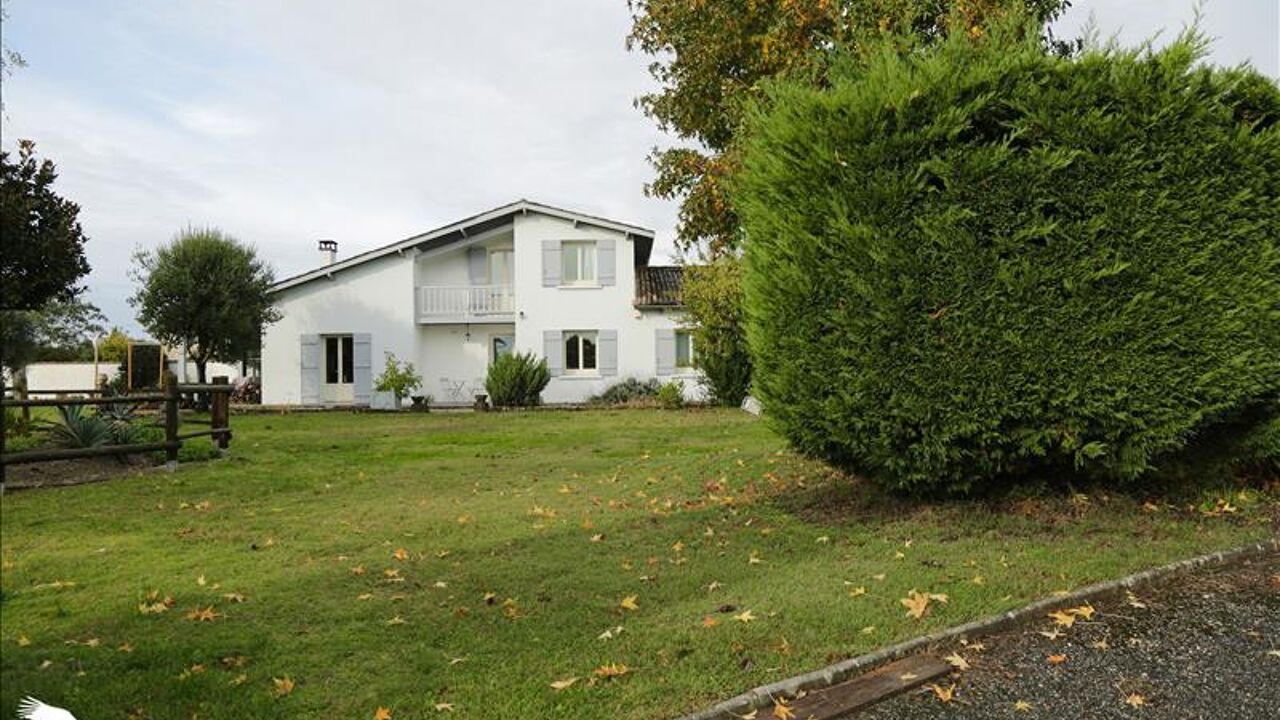 maison 6 pièces 235 m2 à vendre à Saint-Pierre-d'Aurillac (33490)