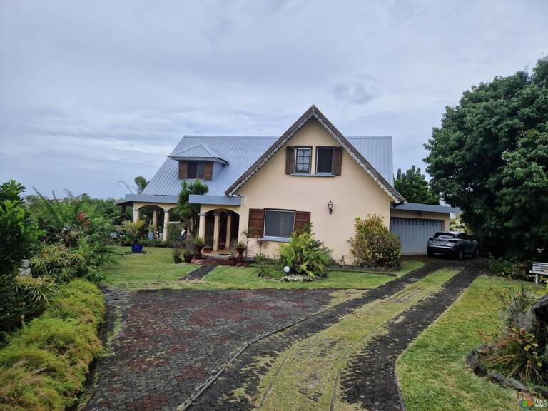 VILLA AVEC PISCINE A VENDRE ST-BENOIT ILE DE LA REUNION — photo 1