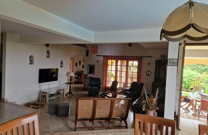 VILLA AVEC PISCINE A VENDRE ST-BENOIT ILE DE LA REUNION — photo 5
