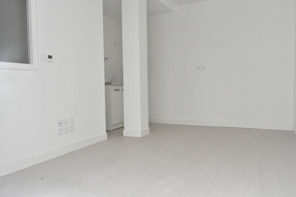 Appartement 1 pièces  à louer Rochefort 17300