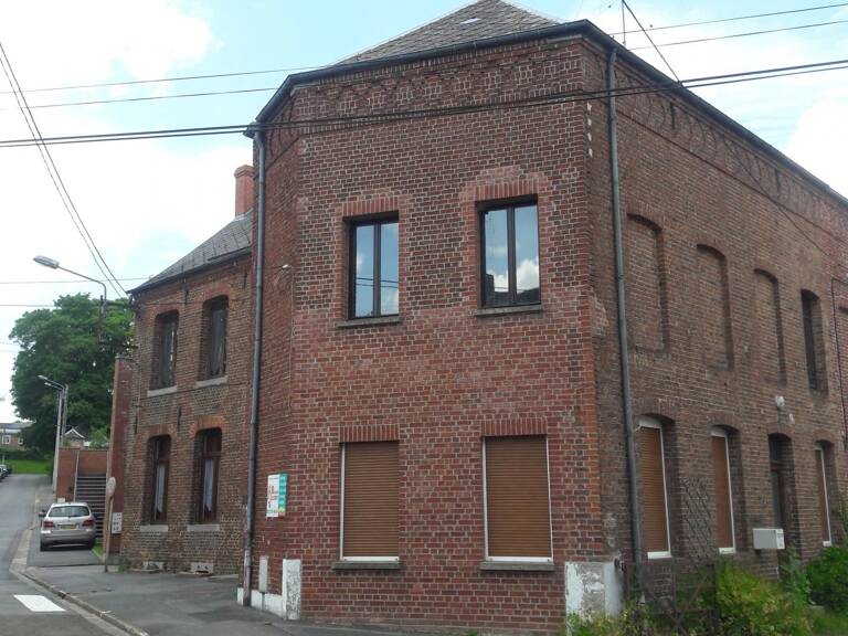 Proche centre village Solre Le Château — photo 1