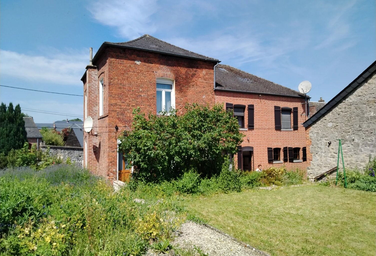 Ensemble immobilier ETROEUNGT — photo 1