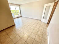 GRAND TYPE 1 AVEC PARKING - 31 M2 - PROCHE COMMERCES ET FAC — photo 2