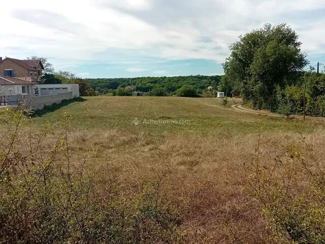 Terrain 800m² — photo du bien