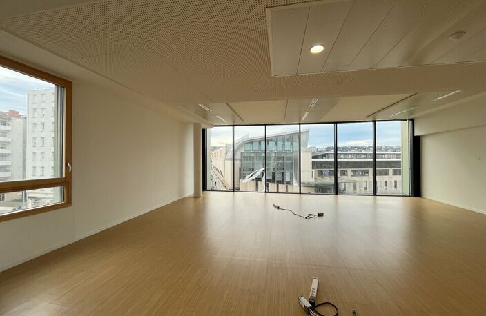 BUREAUX à LOUER — photo 3