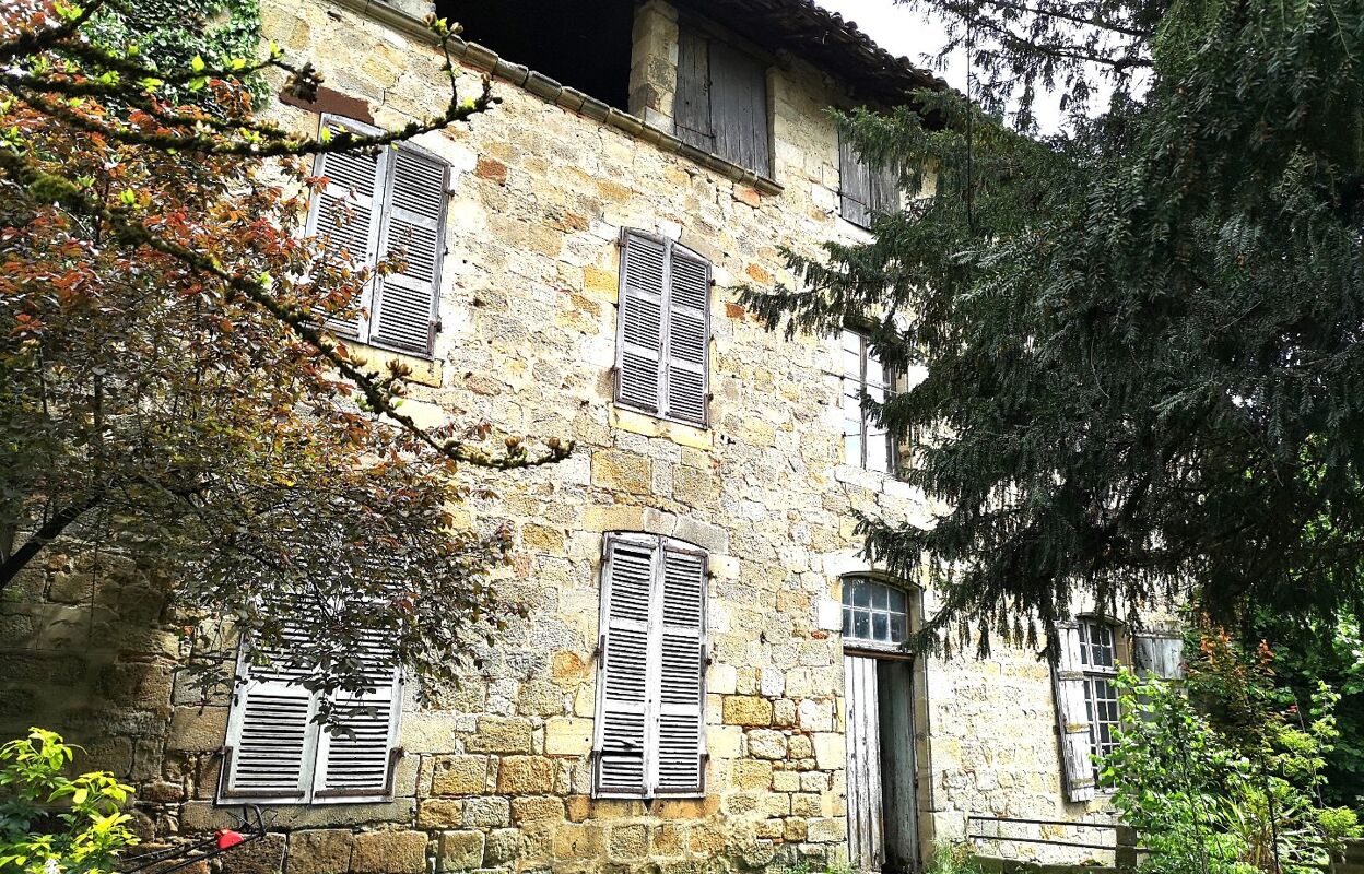 immeuble  pièces 879 m2 à vendre à Figeac (46100)