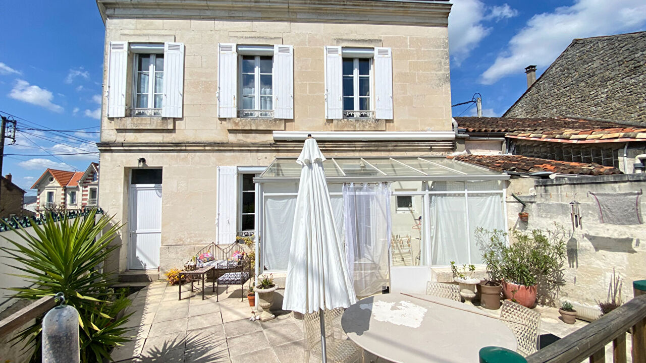 maison 6 pièces 241 m2 à vendre à Saintes (17100)