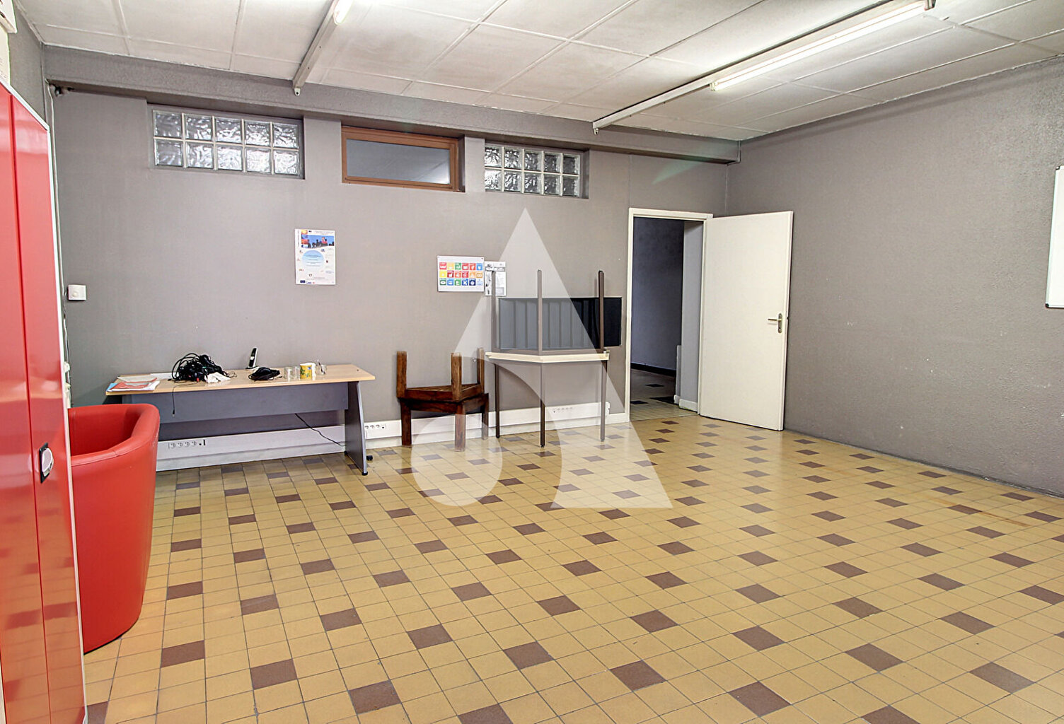 Grand local commercial à Douai — photo 1