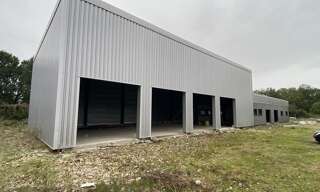 Garage  350 m² à vendre à Castelsarrasin (82100)