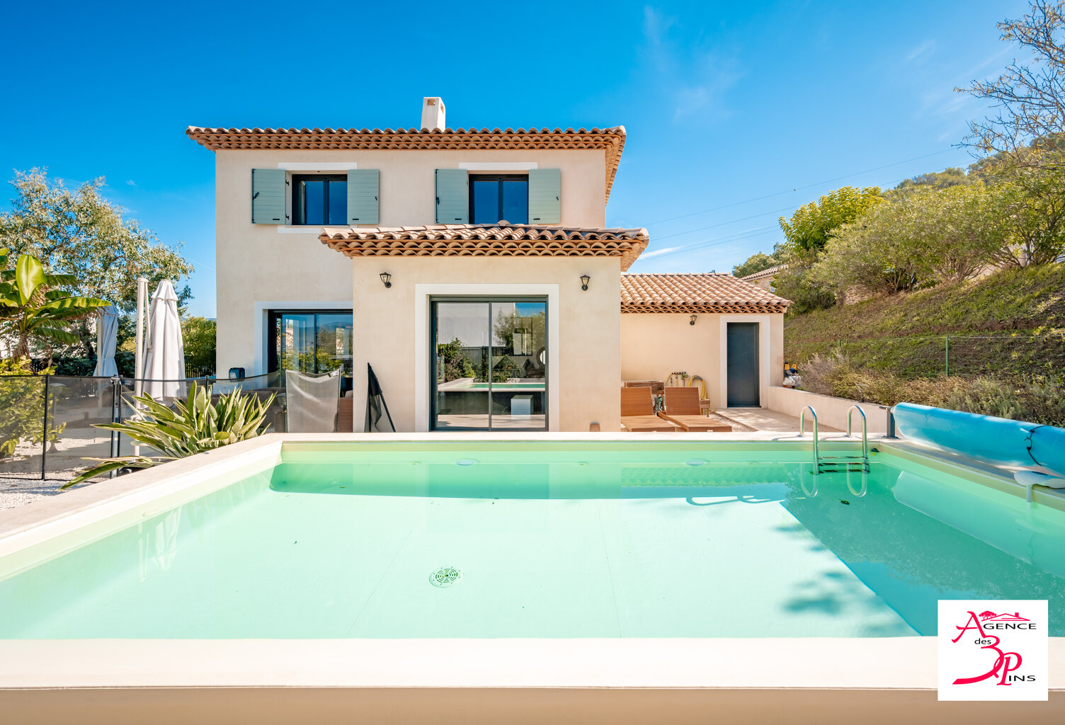 Vente maison 4 pièces 109 m² Pierrefeu-du-Var (83390) — photo 1