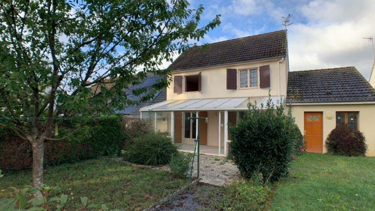 maison 5 pièces 103 m2 à vendre à Saint-Amand-Montrond (18200)