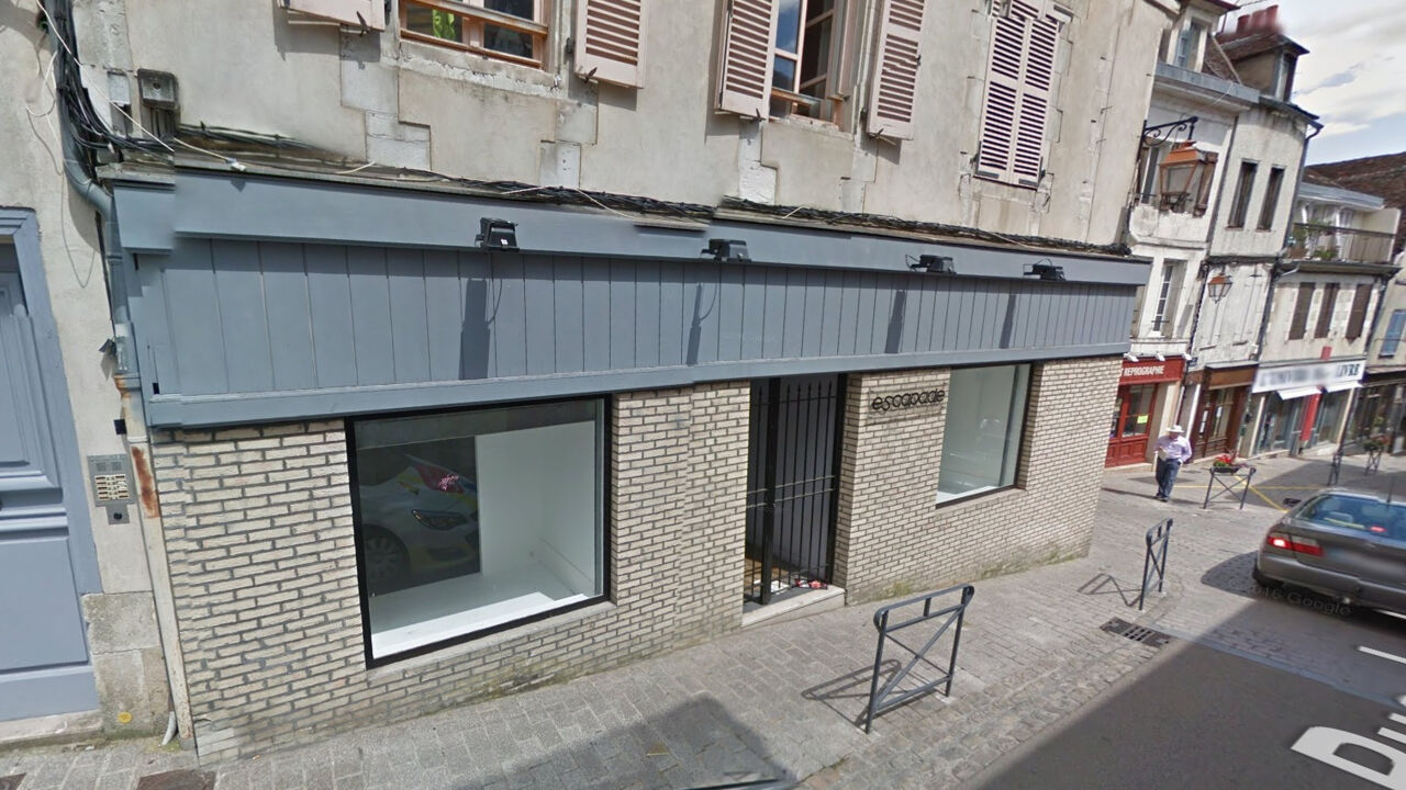 commerce  pièces 225 m2 à vendre à Auxerre (89000)