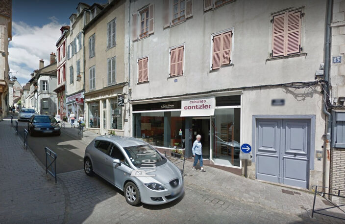 AUXERRE 11-13 RUE JOUBERT - UN LOT DE 2 LOCAUX COMMERCIAUX - UN DE  153M² ET UN DE 72M² - — photo 4
