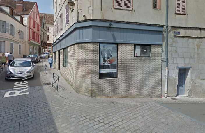 AUXERRE 11-13 RUE JOUBERT - UN LOT DE 2 LOCAUX COMMERCIAUX - UN DE  153M² ET UN DE 72M² - — photo 5