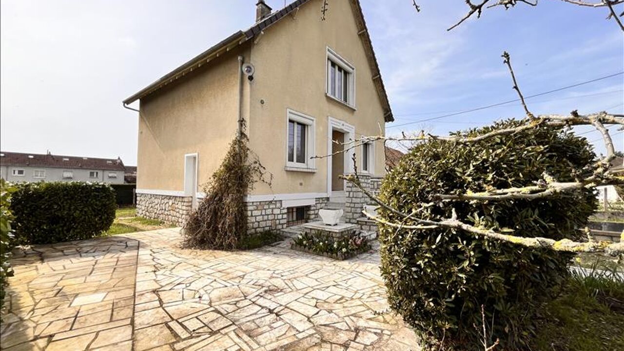 maison 4 pièces 99 m2 à vendre à Saint-Florent-sur-Cher (18400)