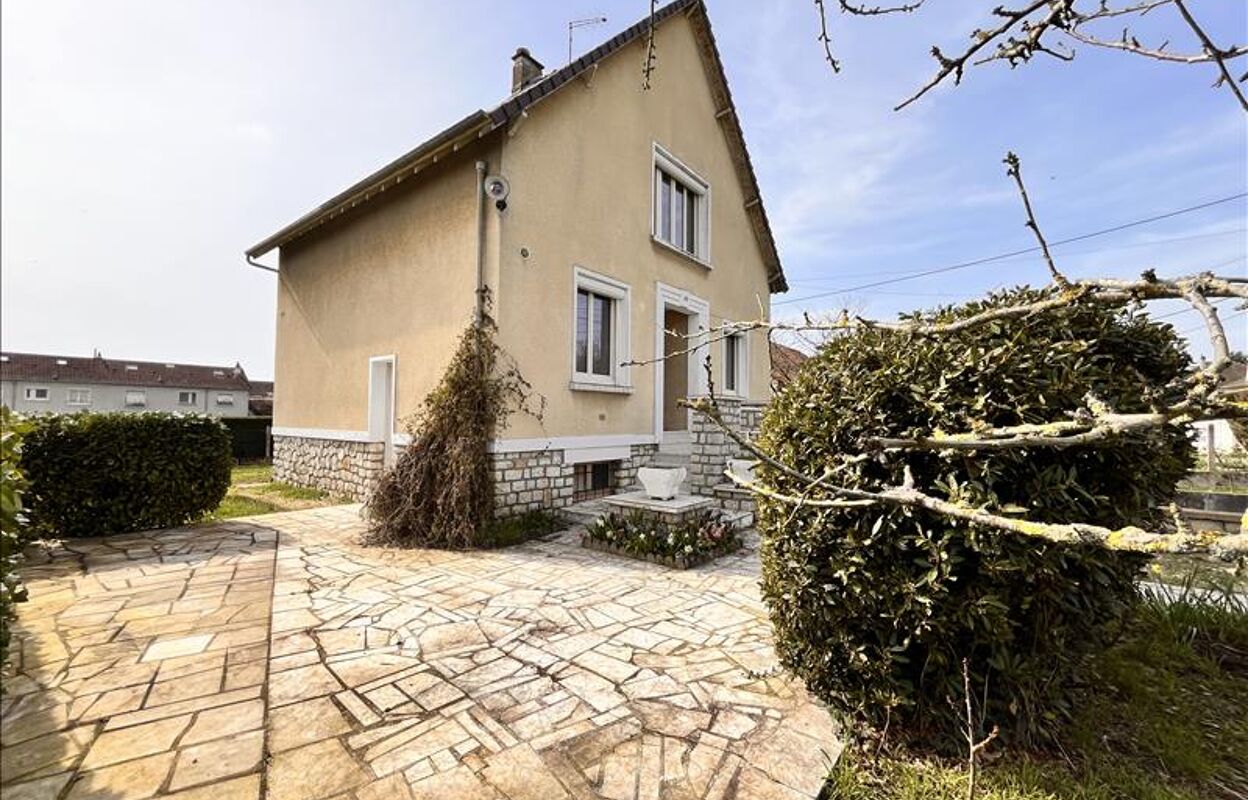 maison 4 pièces 99 m2 à vendre à Saint-Florent-sur-Cher (18400)