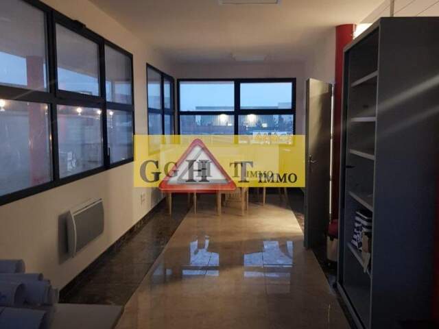 IMMEUBLE DE BUREAUX /ENTREPOT DE 1050 M² A VENDRE A BONDOUFLE — photo du bien