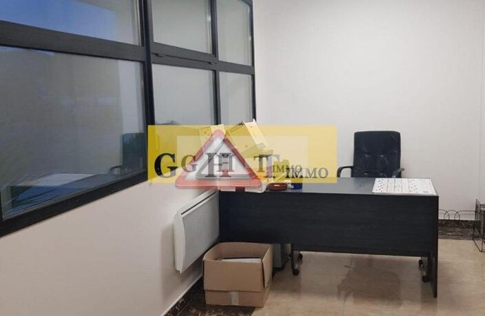 IMMEUBLE DE BUREAUX /ENTREPOT DE 1050 M² A VENDRE A BONDOUFLE — photo 3