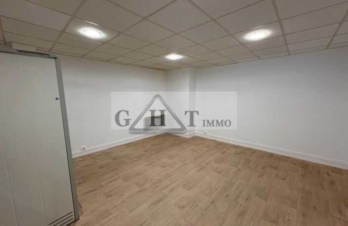 LOCAL/BUREAUX A VENDRE A SAINT MANDE 87M² — photo 2