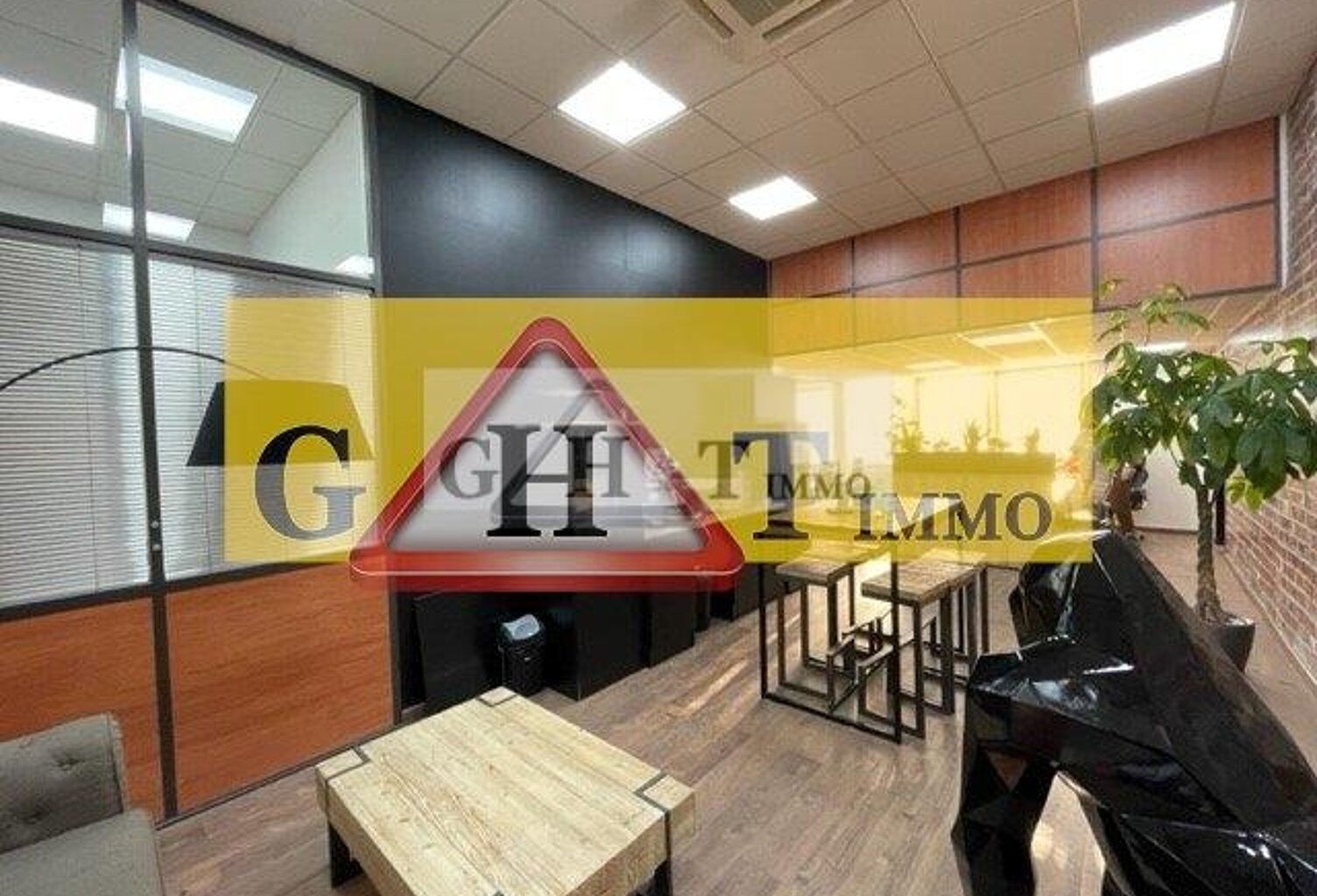 ENTREPOT+BUREAUX 545M2 A LOUER NEUILLY SUR MARNE — photo 1