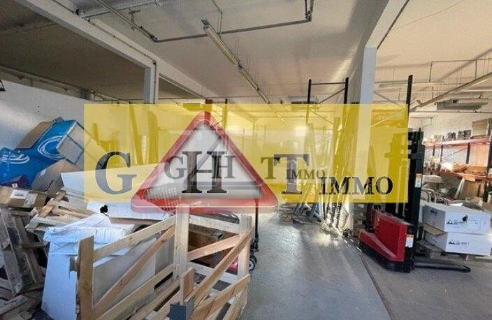 ENTREPOT+BUREAUX 545M2 A LOUER NEUILLY SUR MARNE — photo 3
