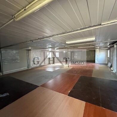 Local industriel 140 m²