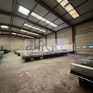 Local industriel 900 m²