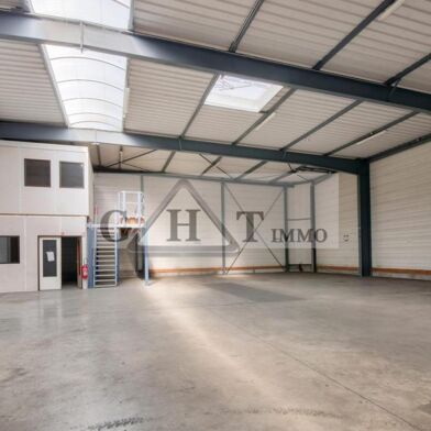 Local industriel 394 m²