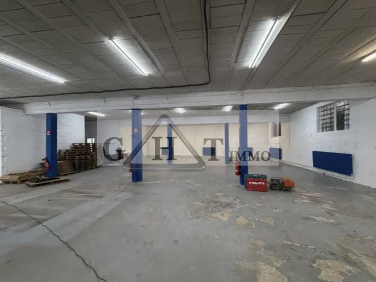ENTREPOT 380M² A LOUER ROMAINVILLE — photo 1