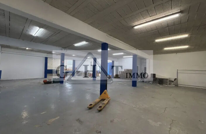 ENTREPOT 380M² A LOUER ROMAINVILLE — photo 2