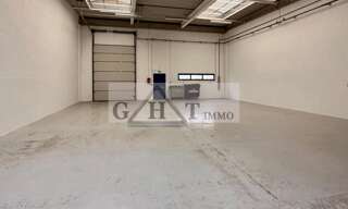 Local industriel  229 m² à louer à Bussy-Saint-Georges (77600)