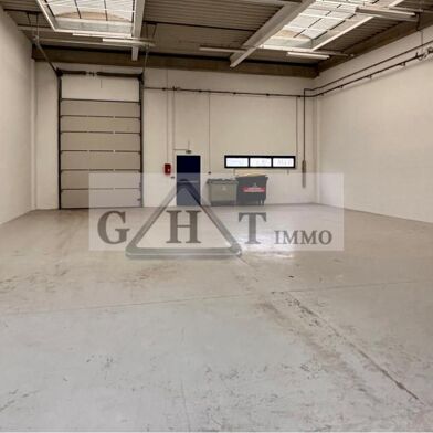 Local industriel 229 m²