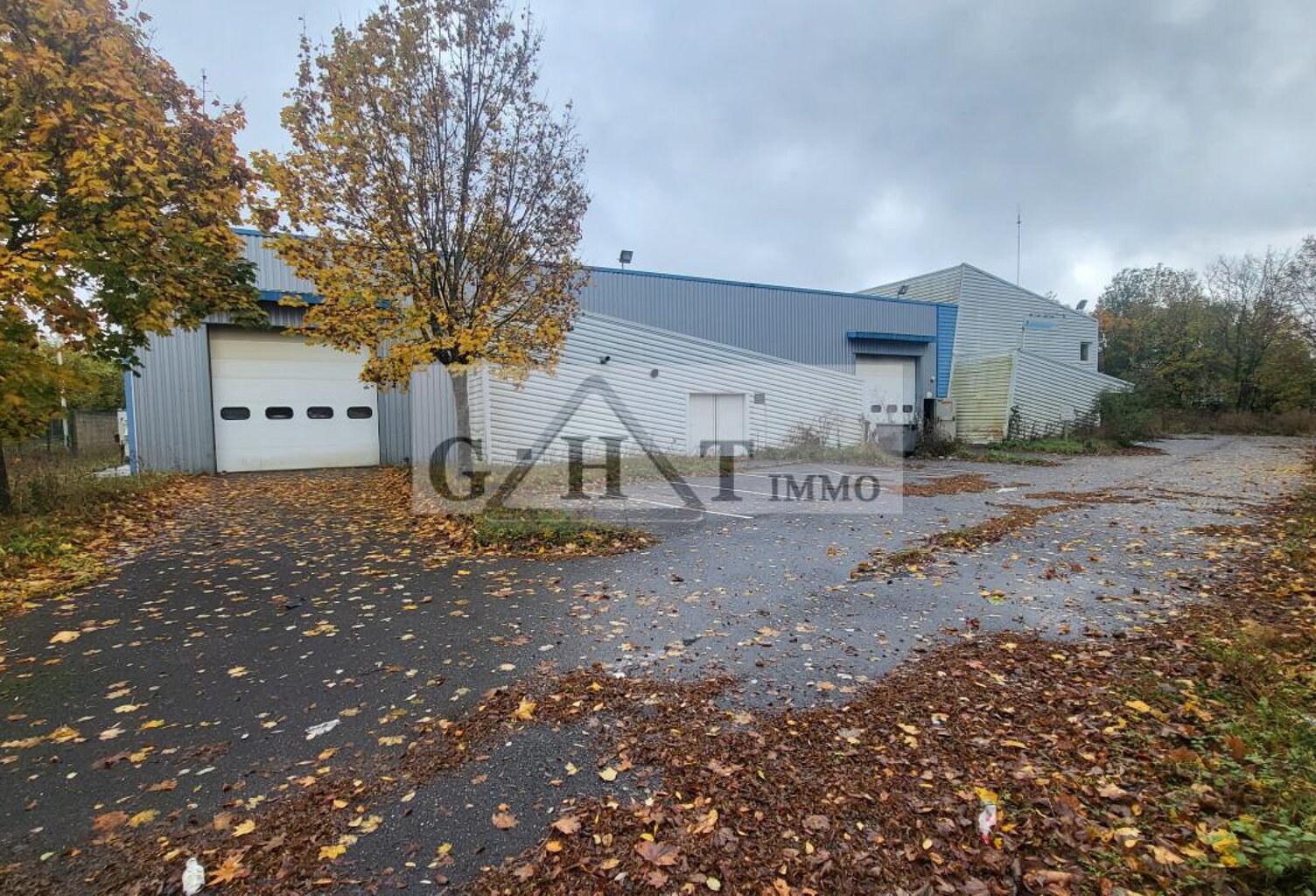 Local d'activité  972 M² sur une parcelle de 4968 m² — photo 1