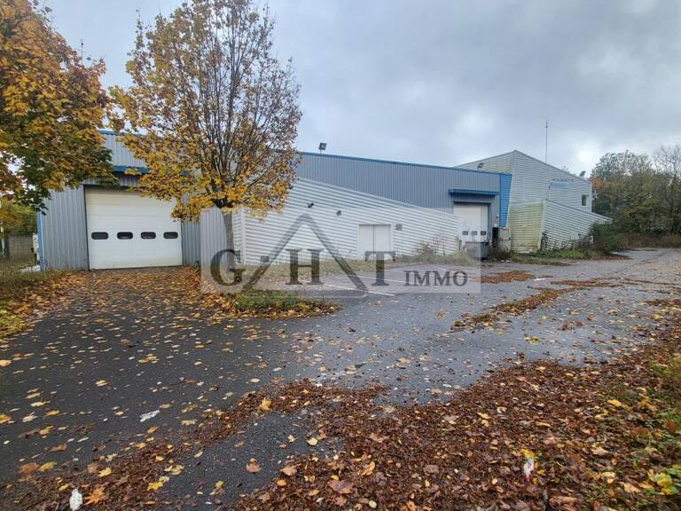 Local d'activité  972 M² sur une parcelle de 4968 m² — photo 1