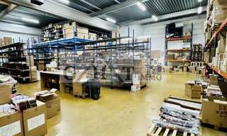Local industriel  852 m² à louer à Villejuif (94800)