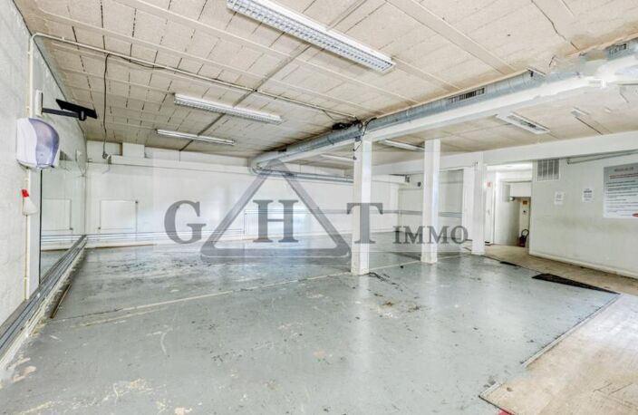Local commercial de 741m² à vendre à TAVERNY — photo 4