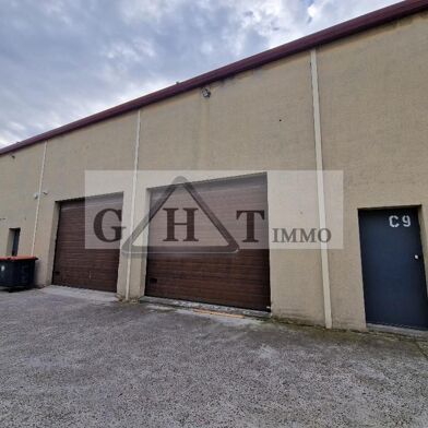 Local industriel 180 m²