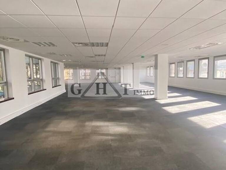 BUREAUX 358M² A VENDRE MONTREUIL — photo 1