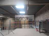 Un entrepôt et bureaux d'une surface de 650m² à l'Hay les roses — photo 2