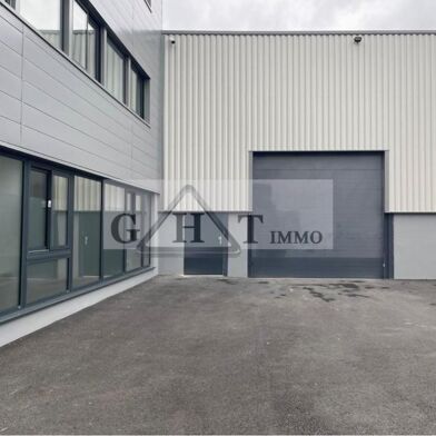 Local industriel 360 m²