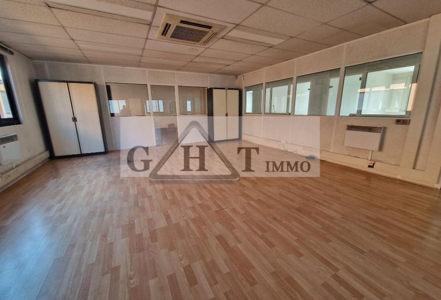 A LOUER 200M² DE BUREAUX A BOBIGNY ZAC DES VIGNES — photo 1